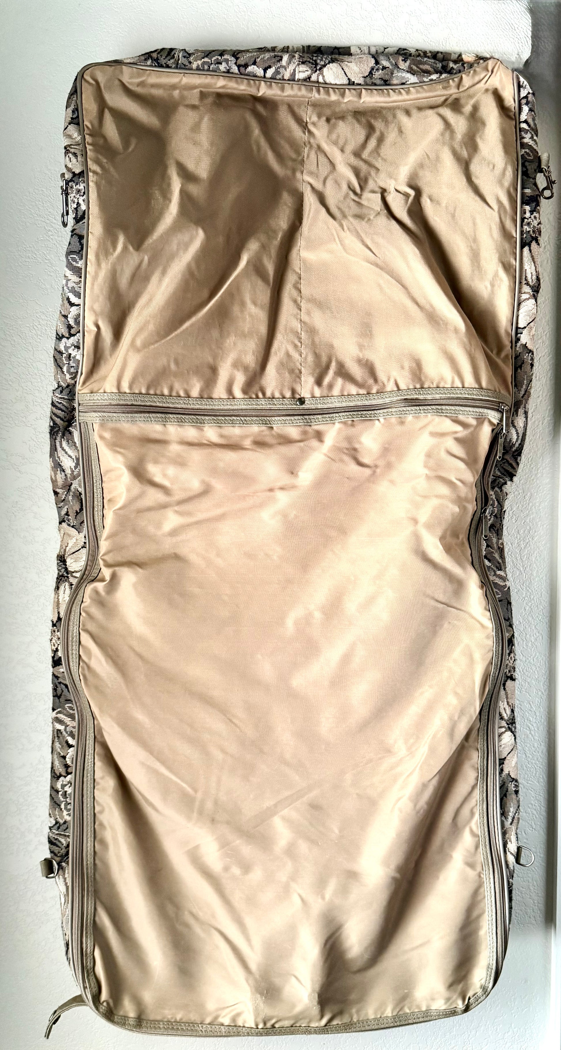 Vintage Amelia Earhart Luggage Garment Bag – Floral Tapestry Travel Case