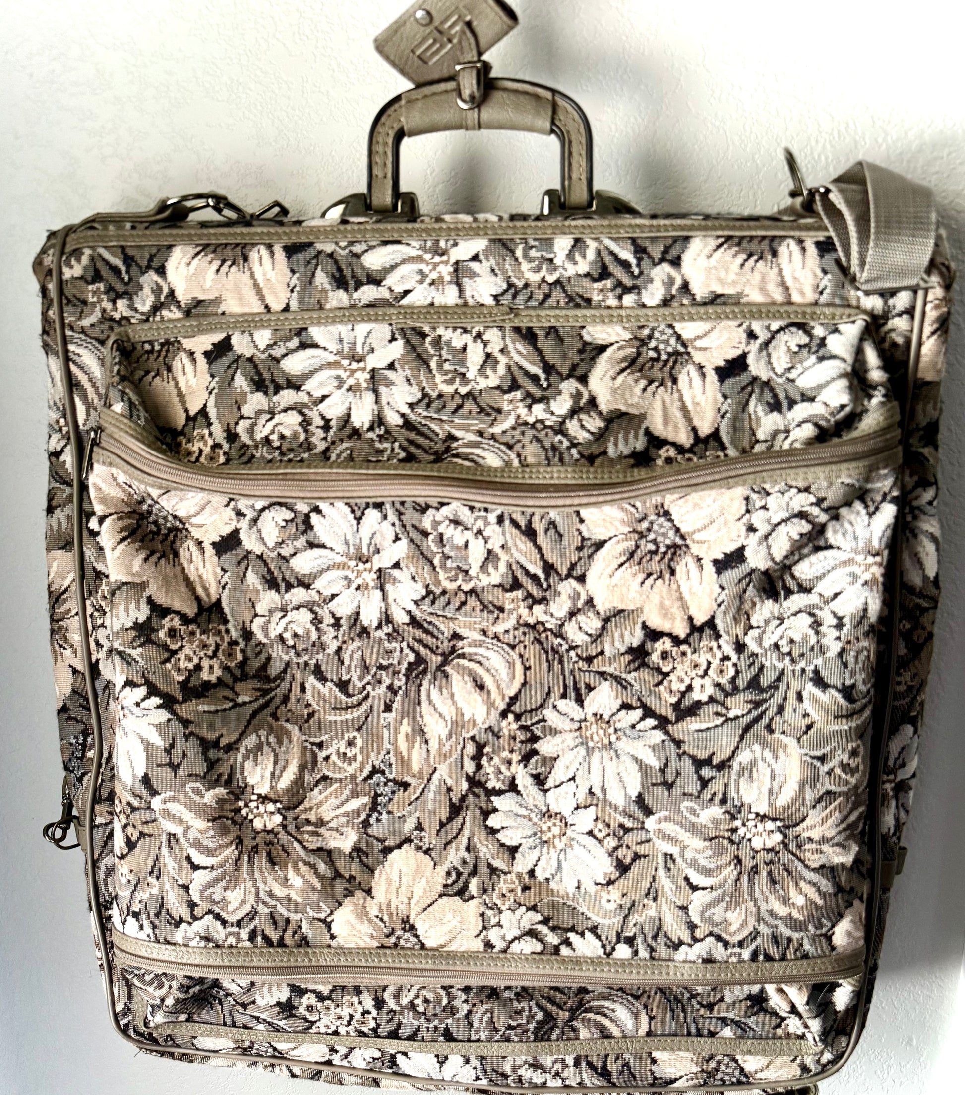 Vintage Amelia Earhart Luggage Garment Bag – Floral Tapestry Travel Case