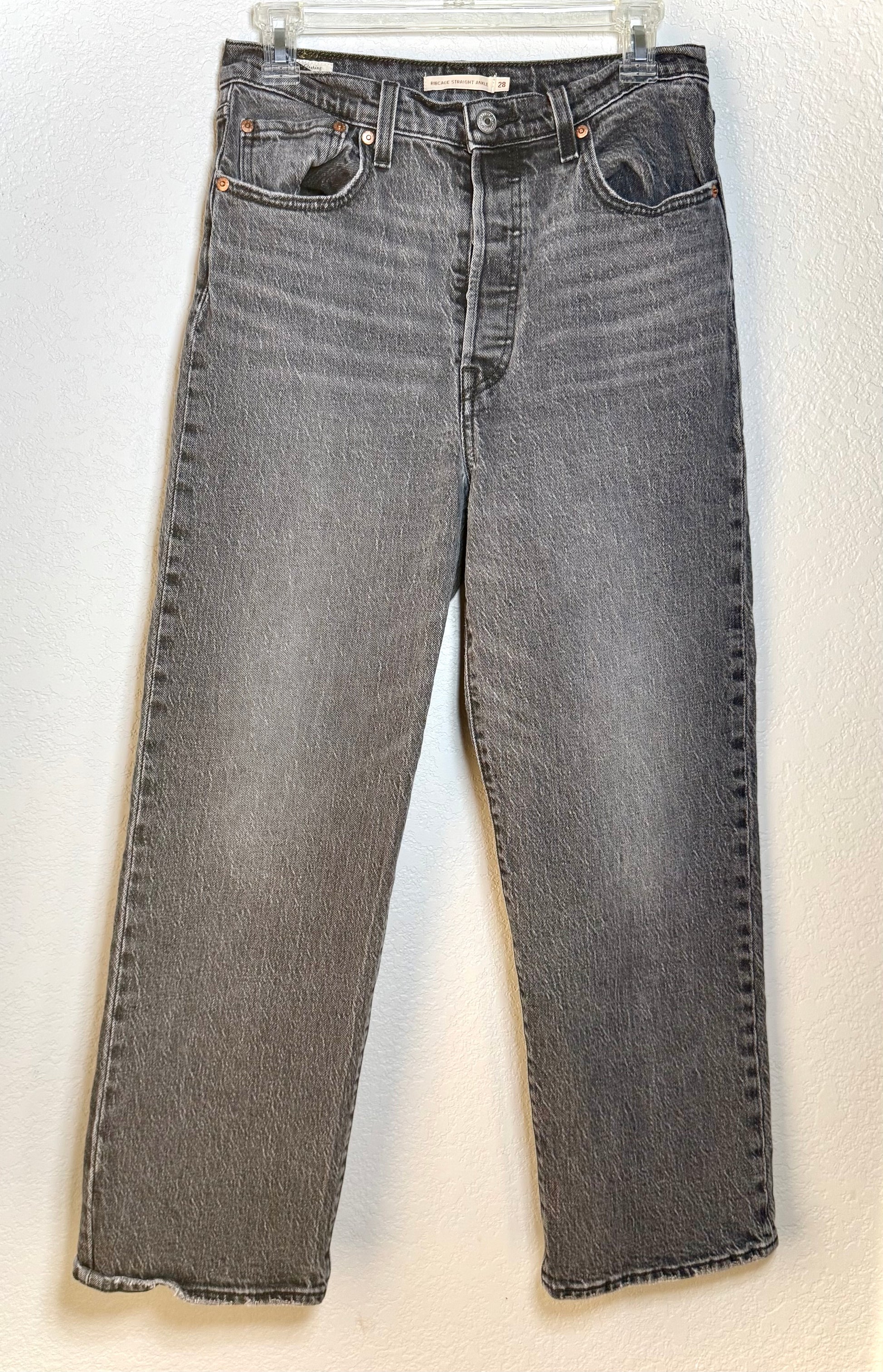 Levi’s Ribcage Straight Ankle Jeans – Washed Black – Size 28 Button Fly