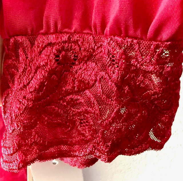 Shadowline Cranberry Lace Nightgown – Vintage 80s Romance | Size M | NWT