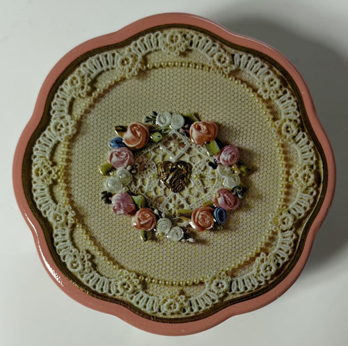 1981 Avon Valentine Tin | Romantic Vintage Collectible
